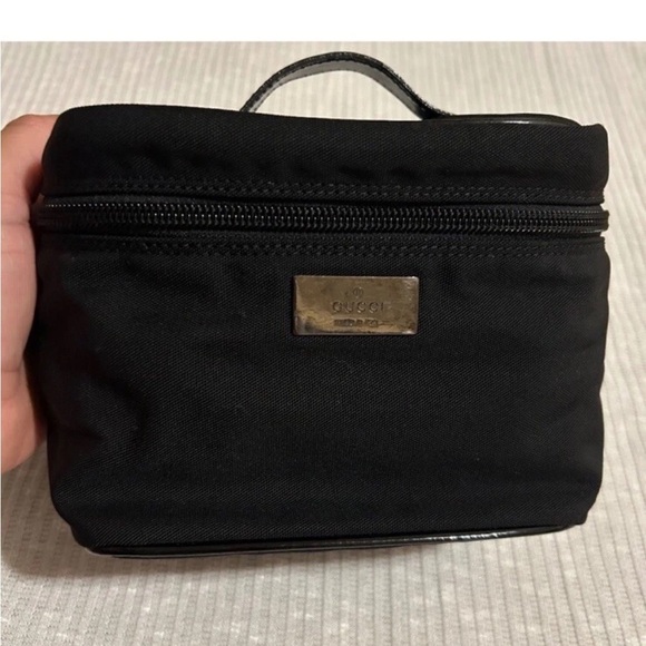 Gucci Black Toiletry Bag with Structured Design - Picture 2 of 7